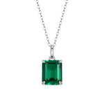 Carregue a imagem no visualizador da Galeria, O design do pingente do Colar Odie é meticulosamente elaborado para realçar a beleza da zircônia esmeralda. Com um estilo clássico e refinado, o pingente valoriza a pedra central, cercada por detalhes sutis que adicionam um toque de luxo e sofisticação. A cor vibrante da zircônia esmeralda simboliza renovação e crescimento, trazendo um significado especial a esta peça elegante.
