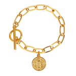 Carregue a imagem no visualizador da Galeria, A Pulseira Lord em Aço Dourado da Rooxia é uma peça que exala autoridade e sofisticação. Com um design robusto e elegante, essa pulseira é ideal para aqueles que buscam transmitir poder e estilo em uma única peça.
